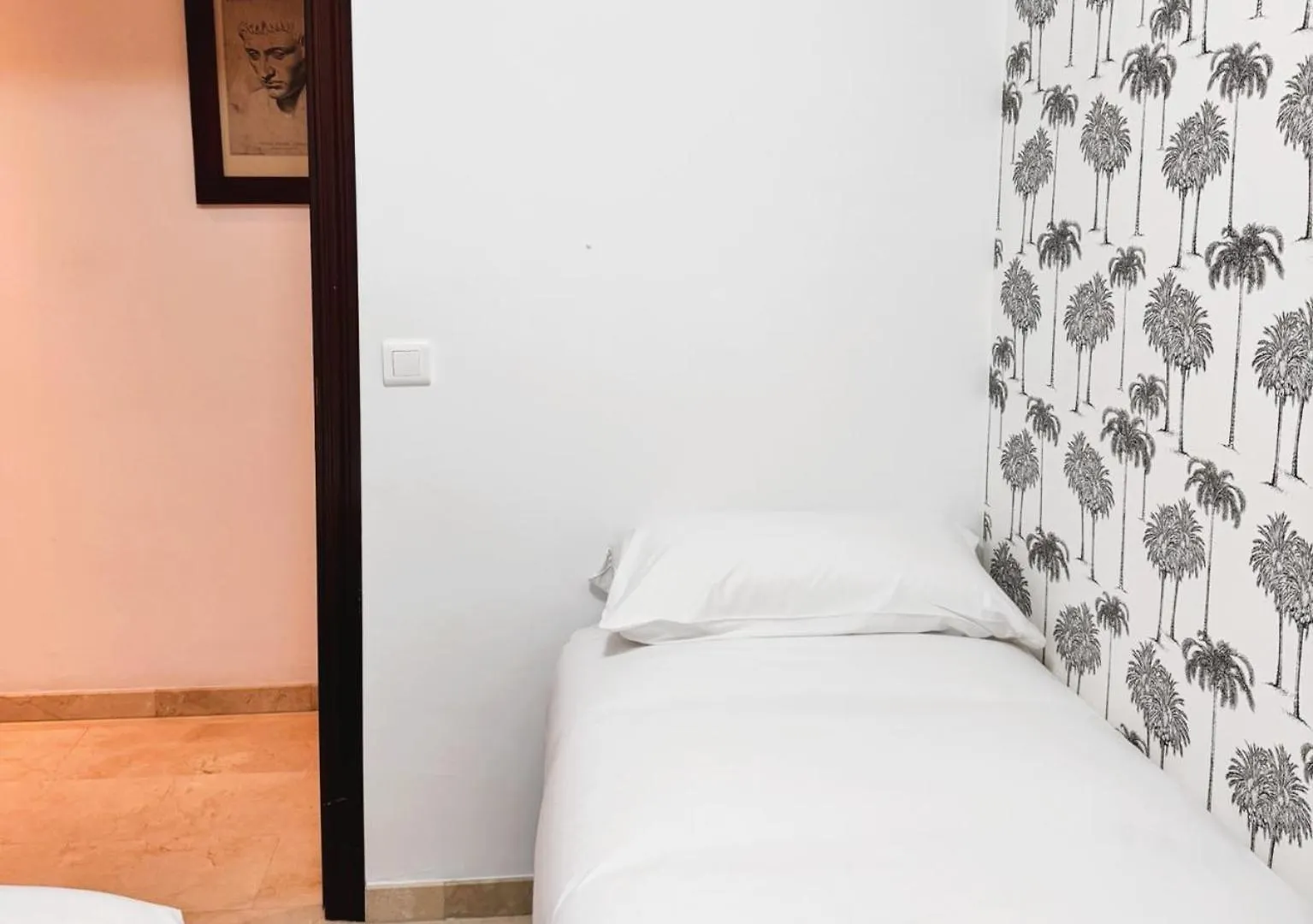 Huge & Full Equiped - Remedios Apartment Seville 0*,  Spain