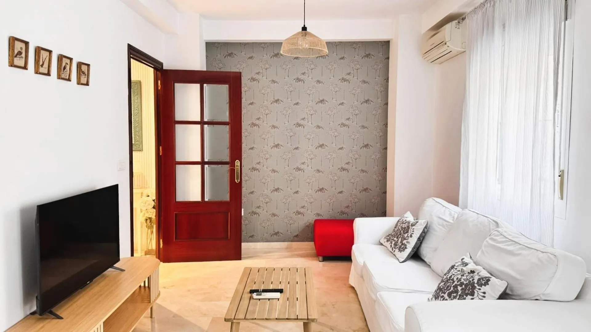 Huge & Full Equiped - Remedios Apartment Seville 0*,  Spain