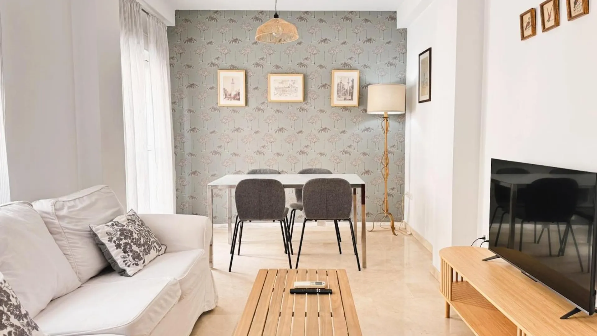 Huge & Full Equiped - Remedios Apartment Seville Spain